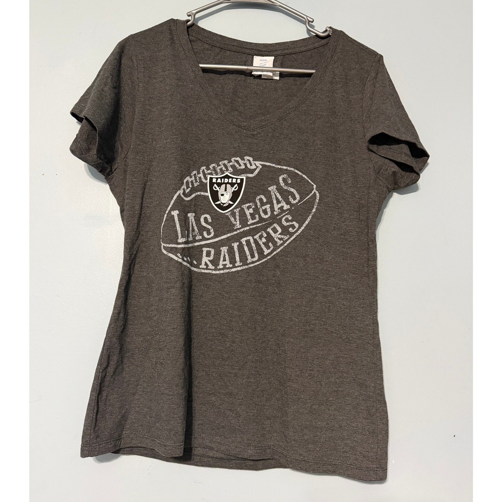NFL Team Apparel Women's M Las Vegas Raiders V-Neck Graphic T-Shirt Grey 2180